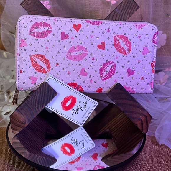 Blush Crush NWT LIPS Double Zip Long Wallet